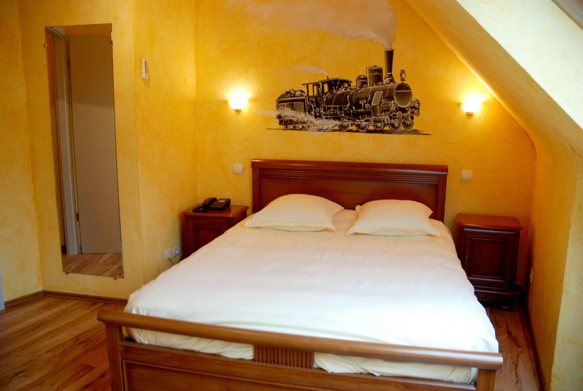 Hotel Champ Alsace Haguenau Eksteriør bilde